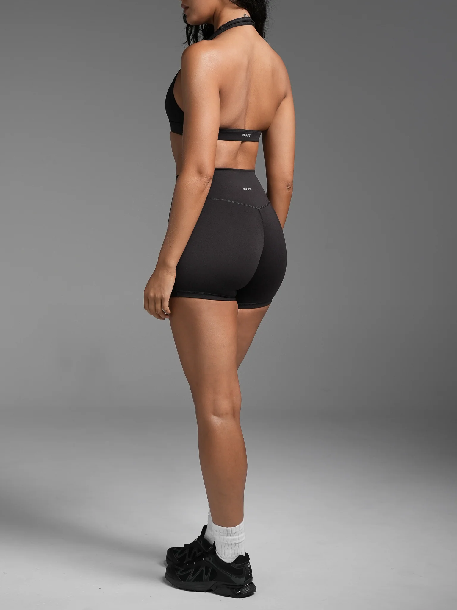 Base 4" Scrunch Shorts - Image 3