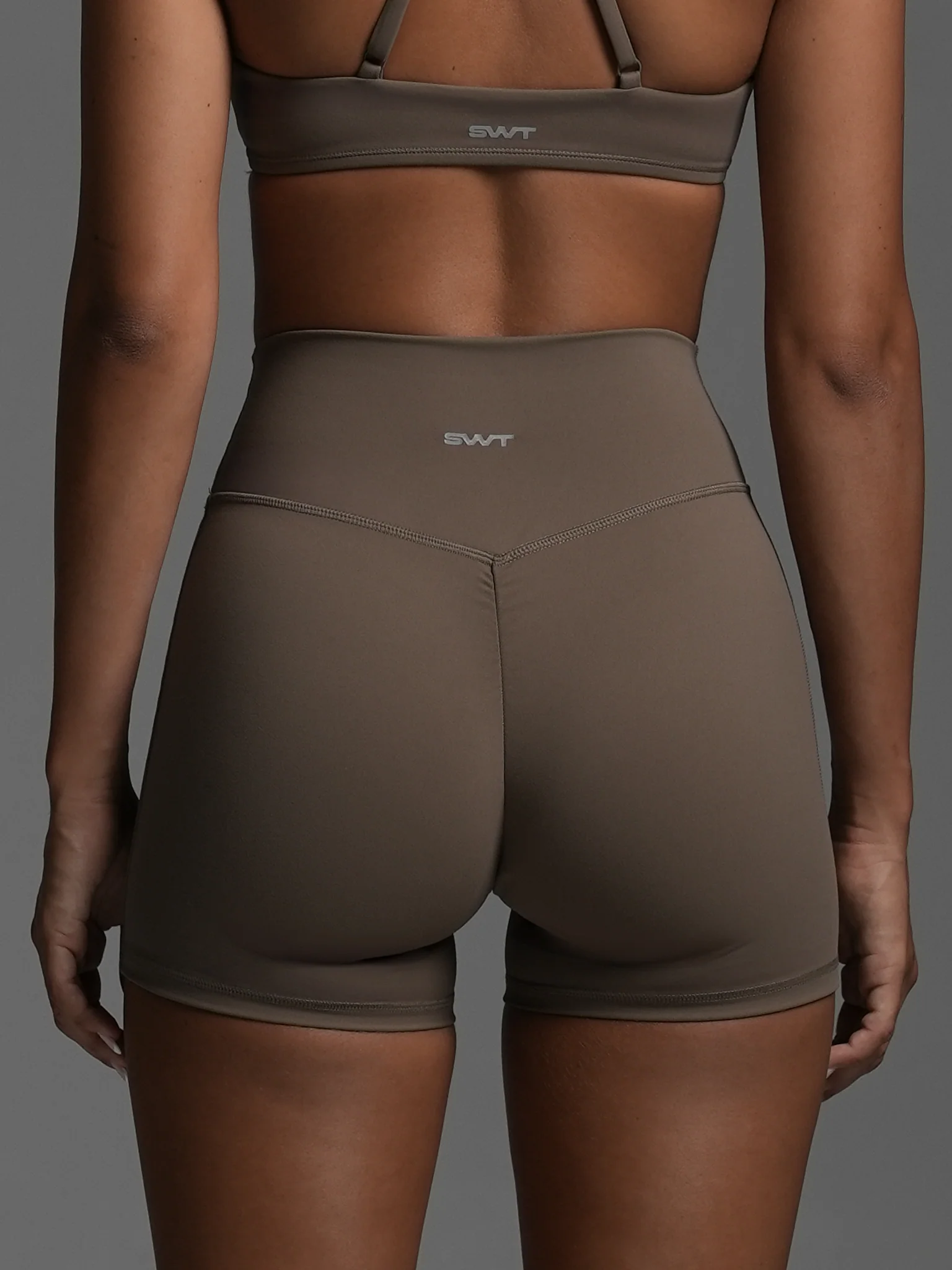 Base 4" Scrunch Shorts - Image 6