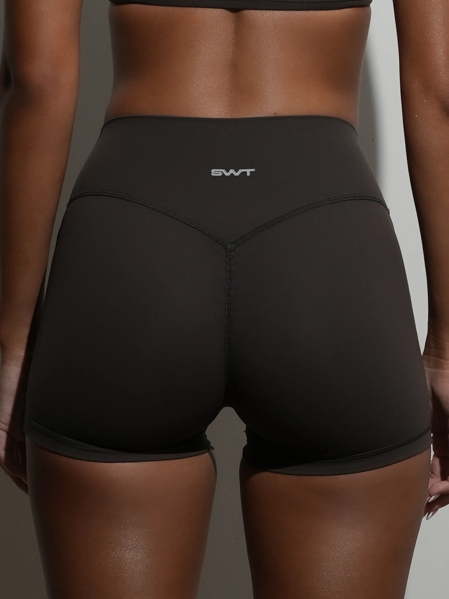FLX Invisible Scrunch Shorts 4" - Image 2