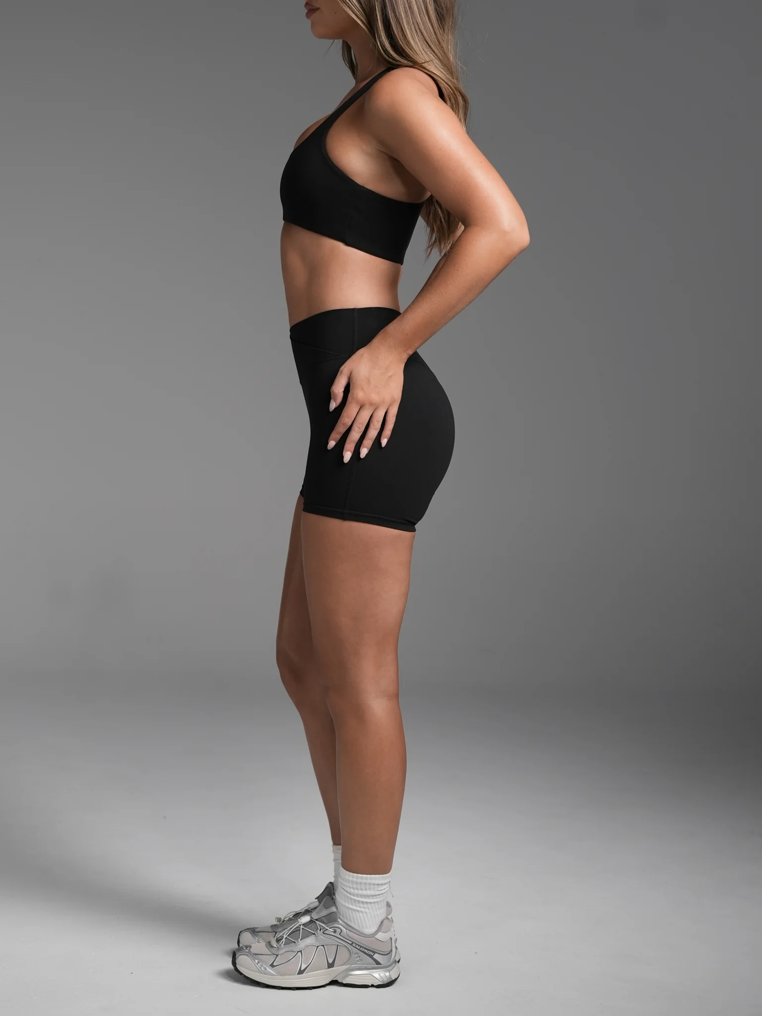FLX Crossover Invisible Scrunch Shorts - Image 4